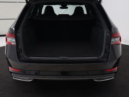 Skoda Superb 1.4 TSI iV Sportline | Stoelverwarming | Alcantara | Adaptive cruise | Camera | Carplay | Matrix ... ActivLease financial lease