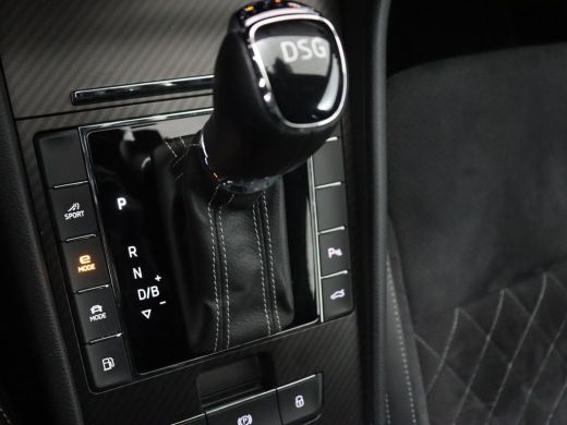 Skoda Superb 1.4 TSI iV Sportline | Stoelverwarming | Alcantara | Adaptive cruise | Camera | Carplay | Matrix ... ActivLease financial lease