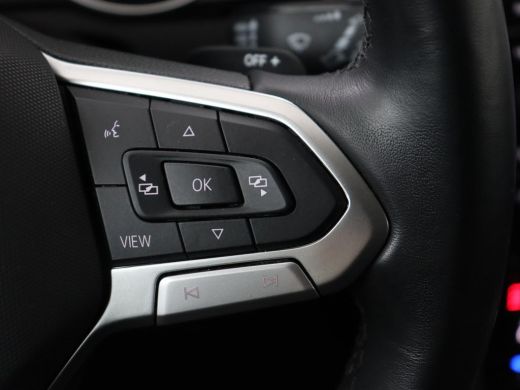 Volkswagen Passat 1.5 TSI Comfort Business | Stoelverwarming | Leder/Alcantara | Trekhaak | Adaptive cruise | Navig... ActivLease financial lease