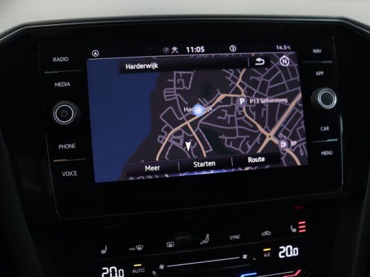 Volkswagen Passat 1.5 TSI Comfort Business | Stoelverwarming | Leder/Alcantara | Trekhaak | Adaptive cruise | Navig... ActivLease financial lease