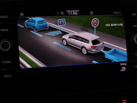 Volkswagen Passat 1.5 TSI Comfort Business | Stoelverwarming | Leder/Alcantara | Trekhaak | Adaptive cruise | Navig... ActivLease financial lease