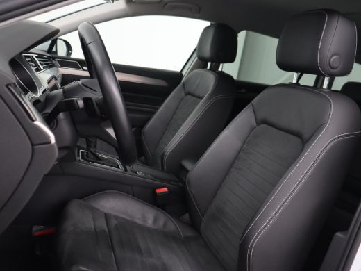 Volkswagen Passat 1.5 TSI Comfort Business | Stoelverwarming | Leder/Alcantara | Trekhaak | Adaptive cruise | Navig... ActivLease financial lease