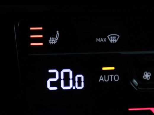 Volkswagen Passat 1.5 TSI Comfort Business | Stoelverwarming | Leder/Alcantara | Trekhaak | Adaptive cruise | Navig... ActivLease financial lease