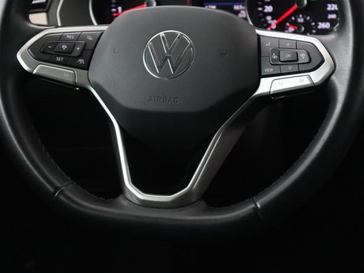 Volkswagen Passat 1.5 TSI Comfort Business | Stoelverwarming | Leder/Alcantara | Trekhaak | Adaptive cruise | Navig... ActivLease financial lease