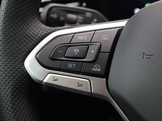 Volkswagen Passat Variant 1.5 eHybrid R-Line Edition 272PK DSG Black Style, Pano-Schuifdak, Trekhaak, Lederen Bekle... ActivLease financial lease