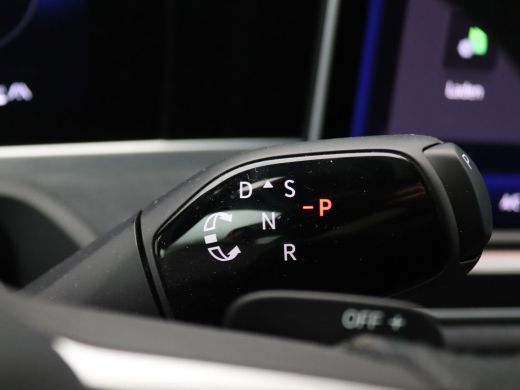 Volkswagen Passat Variant 1.5 eHybrid R-Line Edition 272PK DSG Black Style, Pano-Schuifdak, Trekhaak, Lederen Bekle... ActivLease financial lease