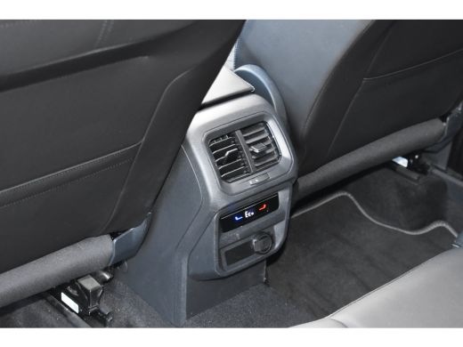 Volkswagen Tiguan 1.4 TSI 245PK DSG-6 eHybrid R-Line Business | PANORAMADAK | TREKHAAK | BLACK STYLE | NAVIGATIE | ... ActivLease financial lease