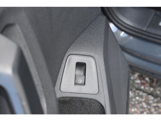 Volkswagen Tiguan 1.4 TSI 245PK DSG-6 eHybrid R-Line Business | PANORAMADAK | TREKHAAK | BLACK STYLE | NAVIGATIE | ... ActivLease financial lease