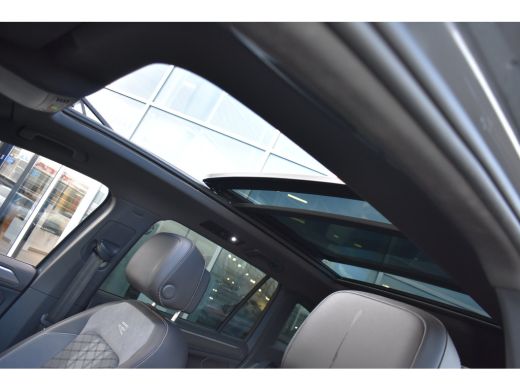 Volkswagen Tiguan 1.4 TSI 245PK DSG-6 eHybrid R-Line Business | PANORAMADAK | TREKHAAK | BLACK STYLE | NAVIGATIE | ... ActivLease financial lease