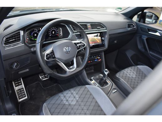 Volkswagen Tiguan 1.4 TSI 245PK DSG-6 eHybrid R-Line Business | PANORAMADAK | TREKHAAK | BLACK STYLE | NAVIGATIE | ... ActivLease financial lease