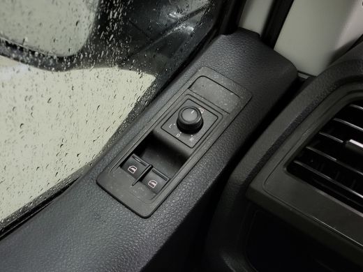 Volkswagen Transporter 2.0TDI 150pk L2/H1 Trekhaak Euro 6! ActivLease financial lease