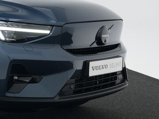 Volvo  EX40 Single Extended Ultra Black Edition 82 kWh Harman Kardon | 360&deg; Camera | Runningboards | Dakspoil... ActivLease financial lease