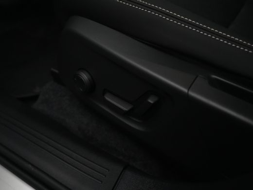 Volvo  EX40 Single Extended Ultra Black Edition 82 kWh Harman Kardon | 360&deg; Camera | Runningboards | Dakspoil... ActivLease financial lease