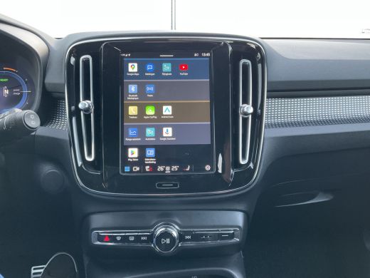 Volvo  XC40 Recharge P8 AWD R-Design Carplay Adapt.Cruis Stoelverw. Elektr a.klep ActivLease financial lease