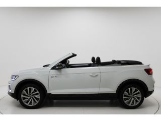Volkswagen T-Roc 1.5 TSI 150PK DSG STYLE VIRTUAL/NAVI/CARPLAY FABRIEKS GARANTIE