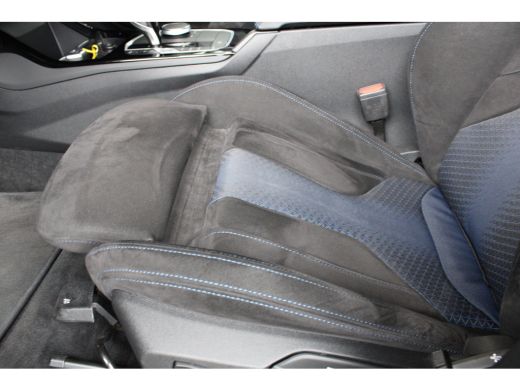 BMW 1 Serie 118i Executive Edition | Sportstoelen | M Aerodynamica | 19" lichtmetalen velgen | Dakspoiler |  ... ActivLease financial lease