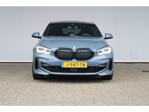 BMW 1 Serie 118i Executive Edition | Sportstoelen | M Aerodynamica | 19" lichtmetalen velgen | Dakspoiler |  ... ActivLease financial lease
