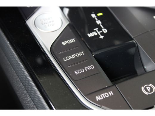 BMW 1 Serie 118i Executive Edition | Sportstoelen | M Aerodynamica | 19" lichtmetalen velgen | Dakspoiler |  ... ActivLease financial lease