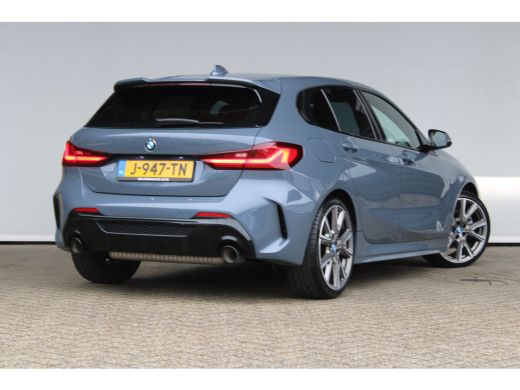 BMW 1 Serie 118i Executive Edition | Sportstoelen | M Aerodynamica | 19" lichtmetalen velgen | Dakspoiler |  ... ActivLease financial lease