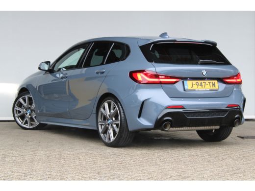 BMW 1 Serie 118i Executive Edition | Sportstoelen | M Aerodynamica | 19" lichtmetalen velgen | Dakspoiler |  ... ActivLease financial lease