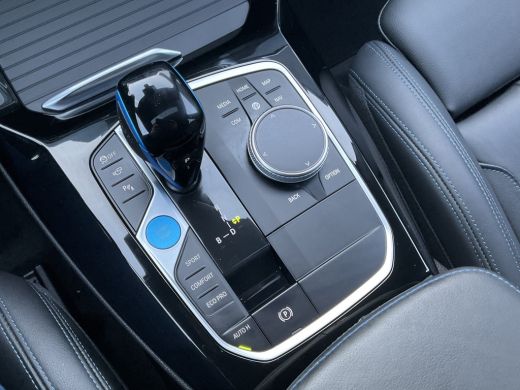 BMW iX3 High Executive 80 kWh M-Sport HUD Pano Adapt.Cruise Memory Harmen kardon ActivLease financial lease