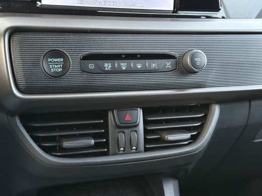 Ford Transit Courier 1.0 Ecoboost Limited BENZINE / L1H1 / UNIEK 2.119 KM!! / 4 JAAR GAR !! / ADAPTIVE CRUISE / CAMERA... ActivLease financial lease