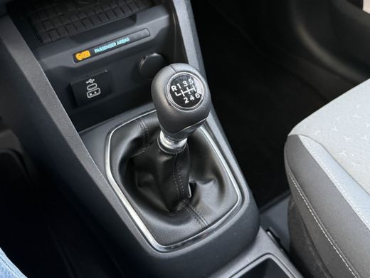 Ford Transit Courier 1.0 Ecoboost Limited BENZINE / L1H1 / UNIEK 2.119 KM!! / 4 JAAR GAR !! / ADAPTIVE CRUISE / CAMERA... ActivLease financial lease