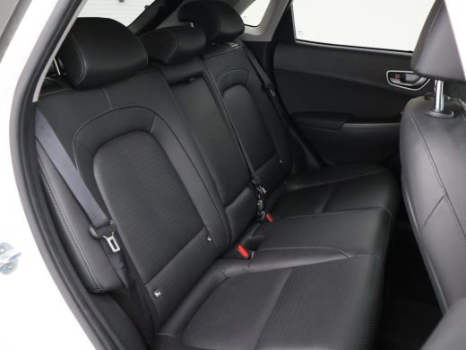 Hyundai Kona EV PREMIUM SKY 64 KWH + SCHUIFDAK | LEDER | TREKHAAK | STOELVENTILATIE | HEAD-UP | CAMERA | ADAPT... ActivLease financial lease