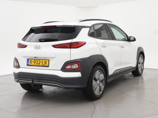 Hyundai Kona EV PREMIUM SKY 64 KWH + SCHUIFDAK | LEDER | TREKHAAK | STOELVENTILATIE | HEAD-UP | CAMERA | ADAPT... ActivLease financial lease
