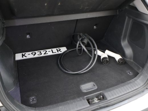 Hyundai Kona EV PREMIUM SKY 64 KWH + SCHUIFDAK | LEDER | TREKHAAK | STOELVENTILATIE | HEAD-UP | CAMERA | ADAPT... ActivLease financial lease