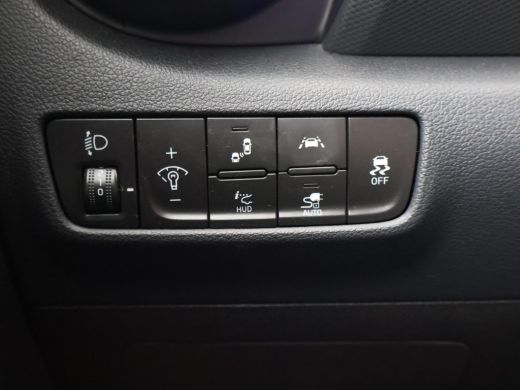 Hyundai Kona EV PREMIUM SKY 64 KWH + SCHUIFDAK | LEDER | TREKHAAK | STOELVENTILATIE | HEAD-UP | CAMERA | ADAPT... ActivLease financial lease