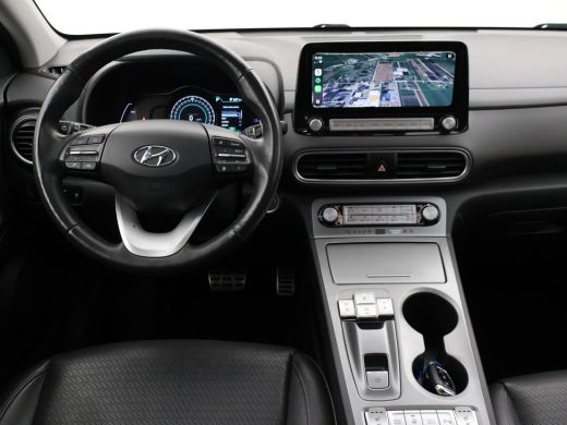 Hyundai Kona EV PREMIUM SKY 64 KWH + SCHUIFDAK | LEDER | TREKHAAK | STOELVENTILATIE | HEAD-UP | CAMERA | ADAPT... ActivLease financial lease