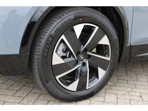 Opel Grandland 1.6 Turbo Plug-in-Hybrid Business Edition / Navigatie / 360 Camera / Stuur -en stoelverwarming / ... ActivLease financial lease