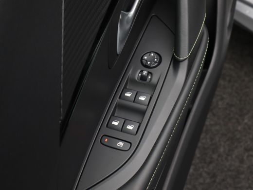 Peugeot 208 1.2 PureTech GT-Line | Achteruitrijcamera | Apple Carplay/Android Auto|telefoonintegratie premium... ActivLease financial lease