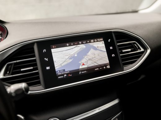 Peugeot 308 SW 1.2 PureTech Sport (PANORAMADAK, APPLE CARPLAY, GROOT NAVI, 360 CAMERA, SPORTSTOELEN, ADAPTIVE... ActivLease financial lease