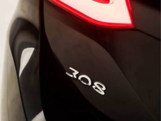 Peugeot 308 SW 1.2 PureTech Sport (PANORAMADAK, APPLE CARPLAY, GROOT NAVI, 360 CAMERA, SPORTSTOELEN, ADAPTIVE... ActivLease financial lease