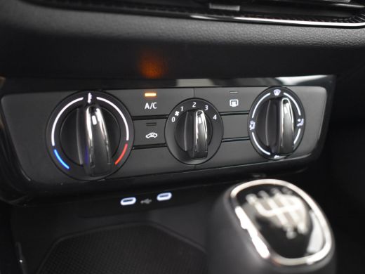 Skoda Fabia Ambition 1.0 MPI | Cruise control | Navigatie via app connect | Airco | Privacy glass | Parkeerse... ActivLease financial lease