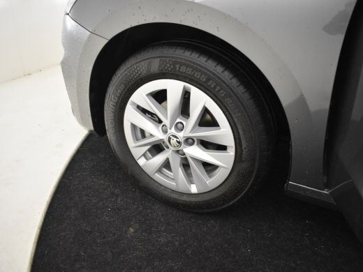 Skoda Fabia Ambition 1.0 MPI | Cruise control | Navigatie via app connect | Airco | Privacy glass | Parkeerse... ActivLease financial lease