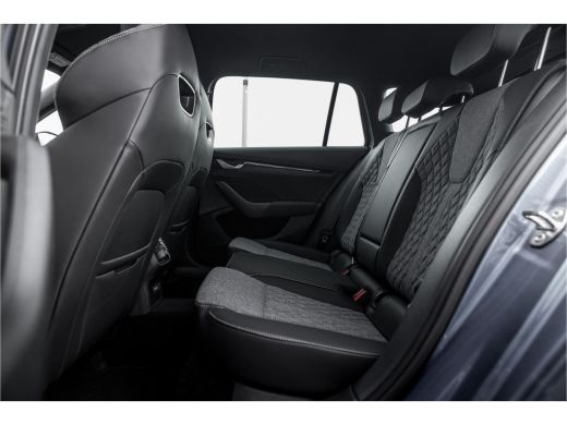 Skoda Octavia Combi 1.5 TSI MHEV 150pk Sportline Business | Achteruitrijcamera | Carplay | Keyless | Adaptive C... ActivLease financial lease