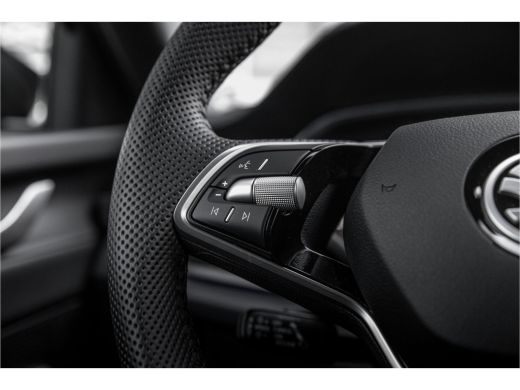 Skoda Octavia Combi 1.5 TSI MHEV 150pk Sportline Business | Achteruitrijcamera | Carplay | Keyless | Adaptive C... ActivLease financial lease