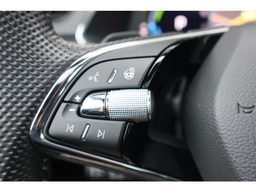 Skoda Superb Combi 218PK 1.4 TSI iV Sportline Business | Achterbank verwarmd | Dodehoek detectie | Elektrisch ... ActivLease financial lease