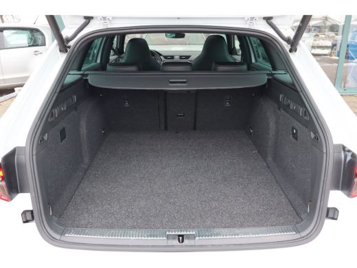 Skoda Superb Combi 218PK 1.4 TSI iV Sportline Business | Achterbank verwarmd | Dodehoek detectie | Elektrisch ... ActivLease financial lease