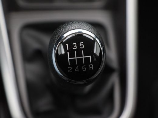 Suzuki Vitara 1.4 Boosterjet Comfort Hybrid 130 Pk | Trekhaak Afneembaar | Adaptive Cruise | Achteruitrijcamera... ActivLease financial lease