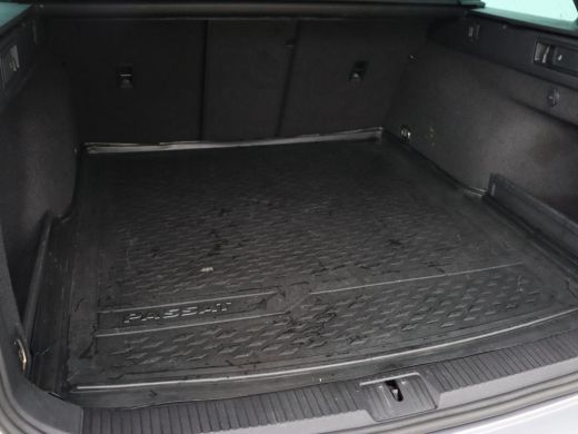 Volkswagen Passat 1.5 TSI R Line | Panoramadak | Nappaleder | Stoelverwarming | Massage | Memory | Camera | Matrix ... ActivLease financial lease