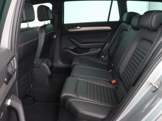 Volkswagen Passat 1.5 TSI R Line | Panoramadak | Nappaleder | Stoelverwarming | Massage | Memory | Camera | Matrix ... ActivLease financial lease