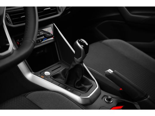 Volkswagen Polo Life Edition | 'App-Connect' smartphone integratie | Buitenspiegels elektrisch instel- verwarm- e... ActivLease financial lease