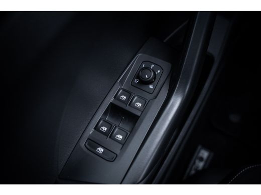 Volkswagen T-Cross 1.0 TSI Life Edition | Achteruitrijcamera | Lichtmetalen velgen 17" | Matrix LED koplampen ActivLease financial lease