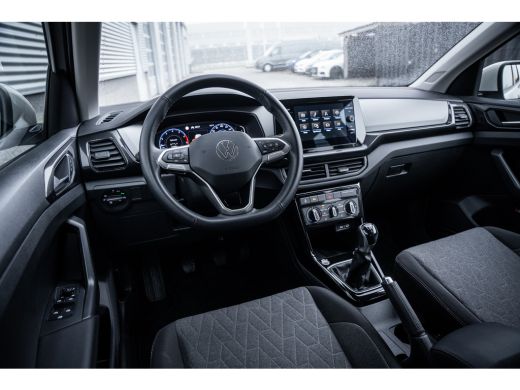 Volkswagen T-Cross 1.0 TSI Life Edition | Achteruitrijcamera | Lichtmetalen velgen 17" | Matrix LED koplampen ActivLease financial lease