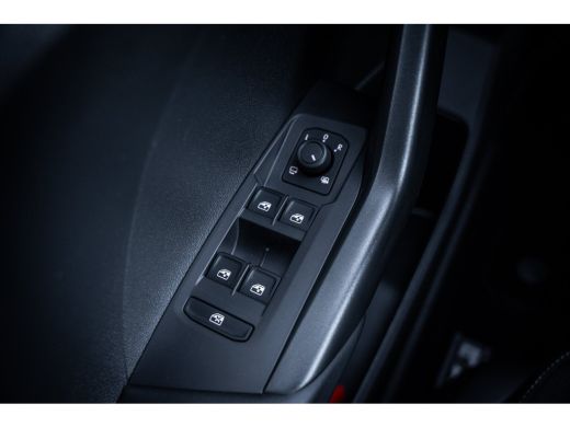 Volkswagen T-Cross 1.0 TSI Life Edition | Airco | LED koplampen | Volledig digitaal instrumentenpaneel ActivLease financial lease