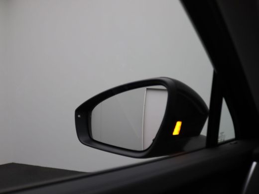 Volkswagen Tayron 1.5 eHybrid Life Edition 204PK DSG SOH 100%, Trekhaak, 18" LM Velgen, Achteruitrijcamera, Stoel-S... ActivLease financial lease